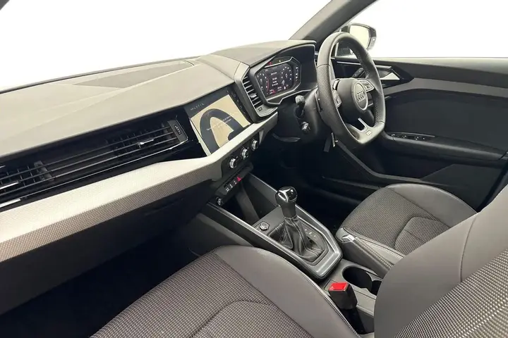 Audi A1 2025 photo 2