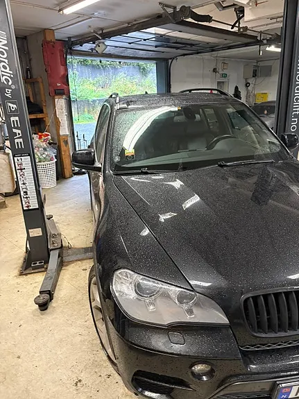 BMW X5 2010 photo 2
