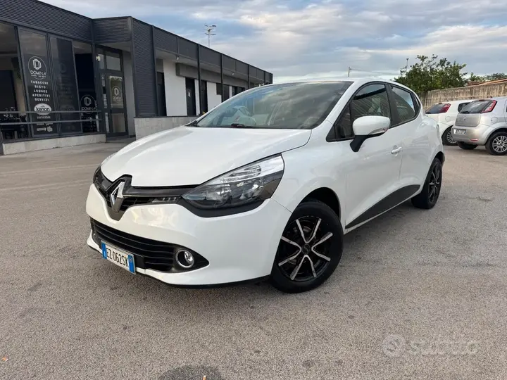 Renault Clio 2015 photo 2