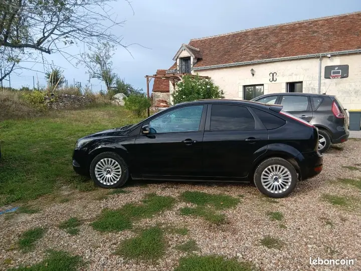 Ford Focus 2009 photo 2
