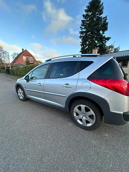Peugeot 207 2008 photo 4