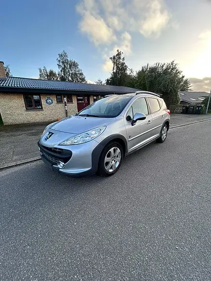 Peugeot 207 2008 photo 3