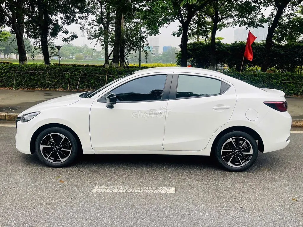 Mazda 2 2024 photo 3