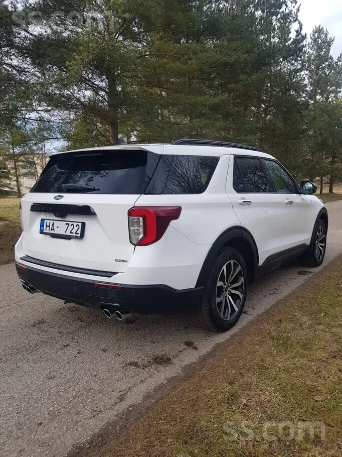 Ford Explorer 2023 photo 4