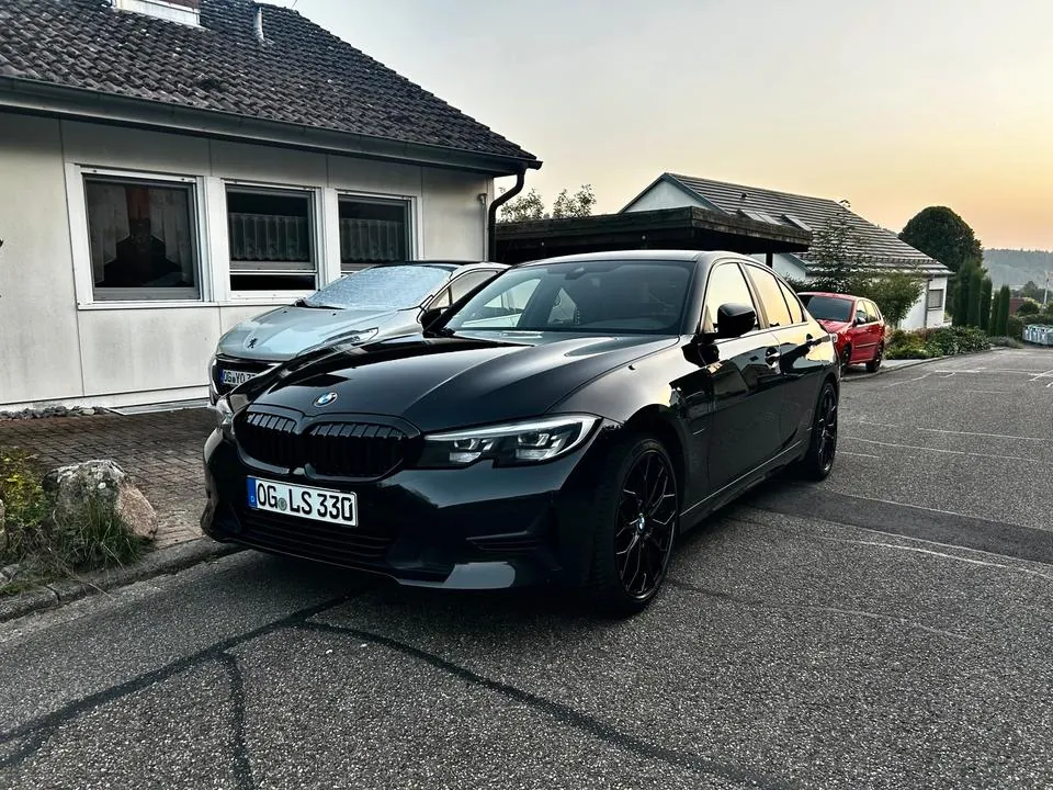 BMW 330E
