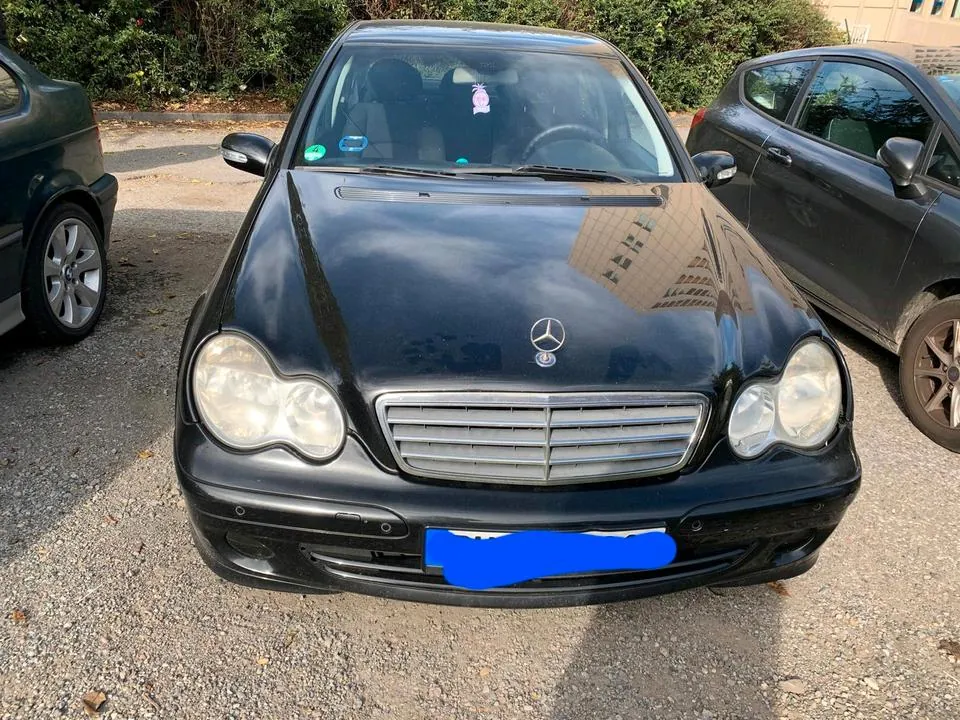 Mercedes-Benz C180