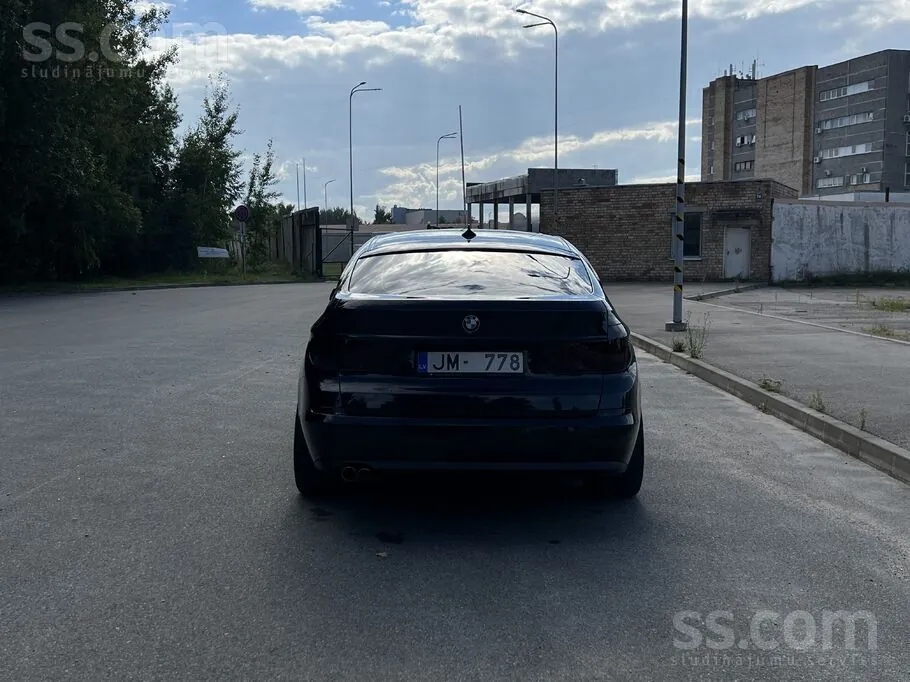 BMW 530 2010 photo 3