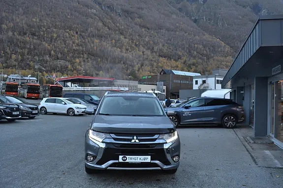 Mitsubishi Outlander 2016 photo 2