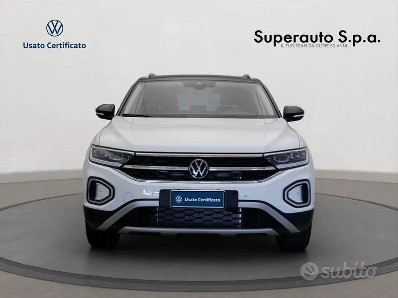 Volkswagen T-Roc 2023 photo 2