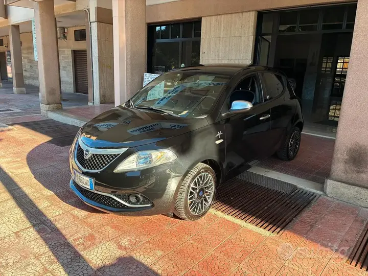 Lancia Ypsilon