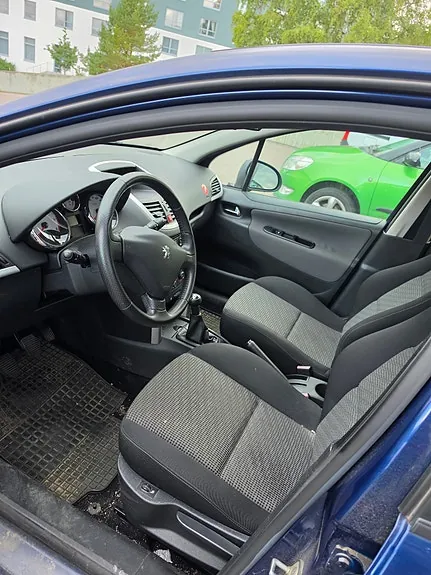 Peugeot 207 2010 photo 4