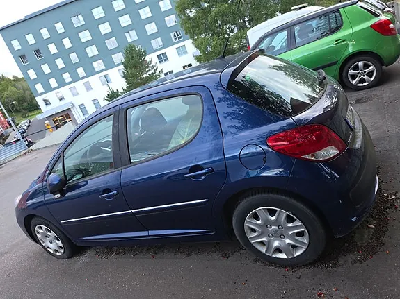 Peugeot 207 2010 photo 3