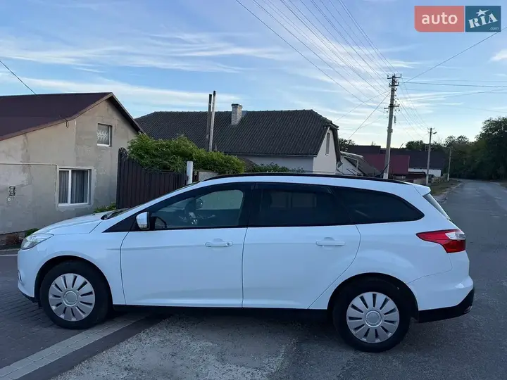 Ford Focus 2011 photo 4