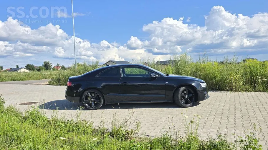 Audi A5 2012 photo 2