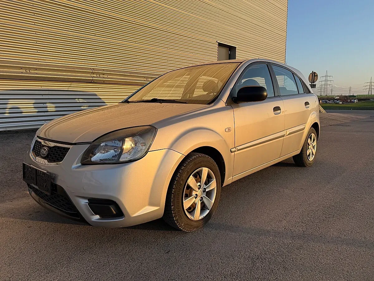Kia Rio 2011 photo 2