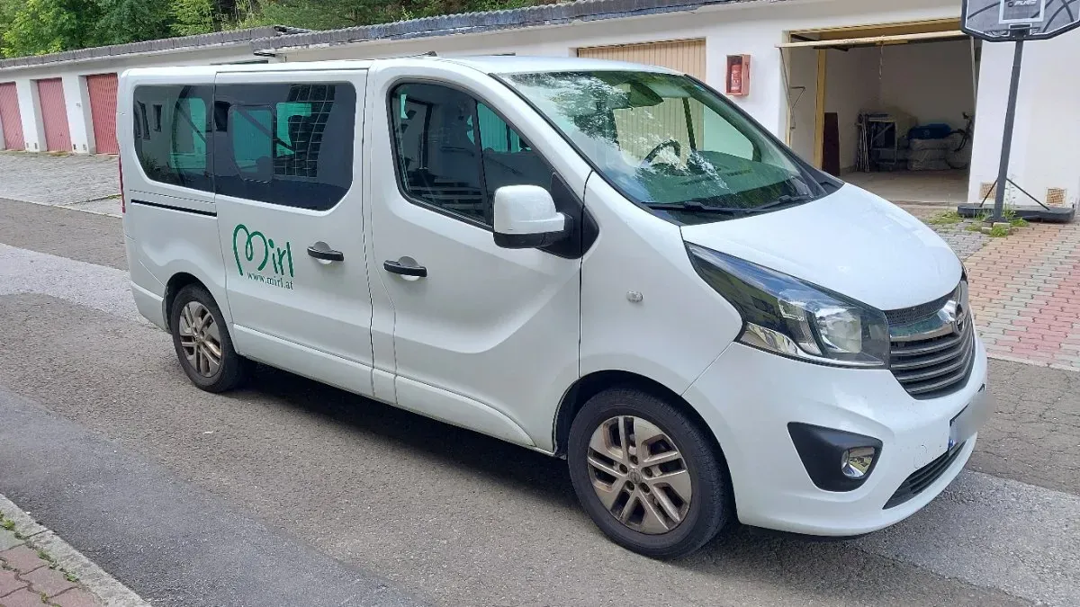 Opel Vivaro 2016 photo 3