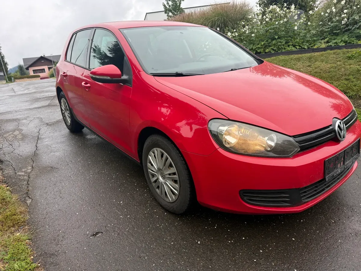 Volkswagen Golf 2010 photo 2