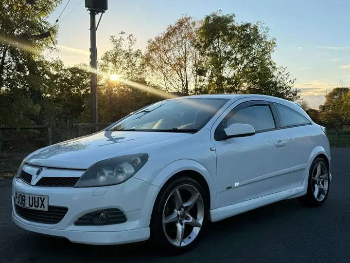Vauxhall Astra 2008 photo 2
