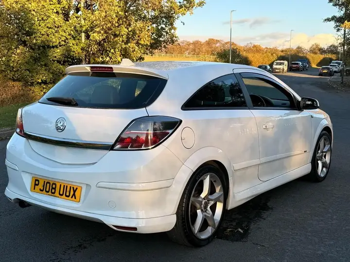 Vauxhall Astra 2008 photo 4