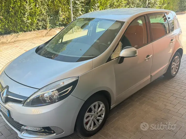 Renault Scenic 2014 photo 4