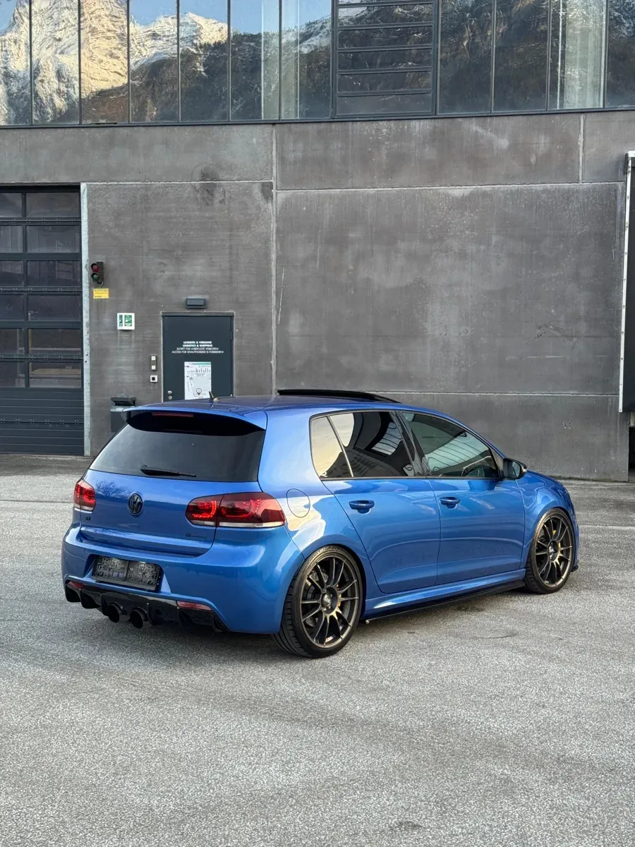 Volkswagen Golf 2010 photo 2