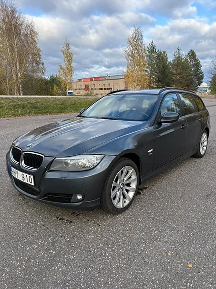 BMW 320D 2011 photo 4