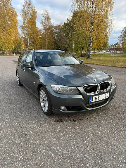BMW 320D 2011 photo 3