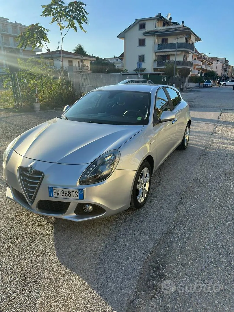 Alfa Romeo Giulietta 2014 photo 4