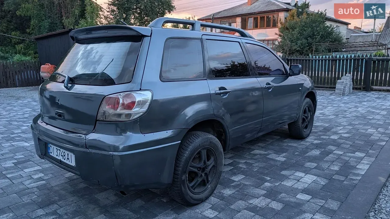 Mitsubishi Outlander 2003 photo 3