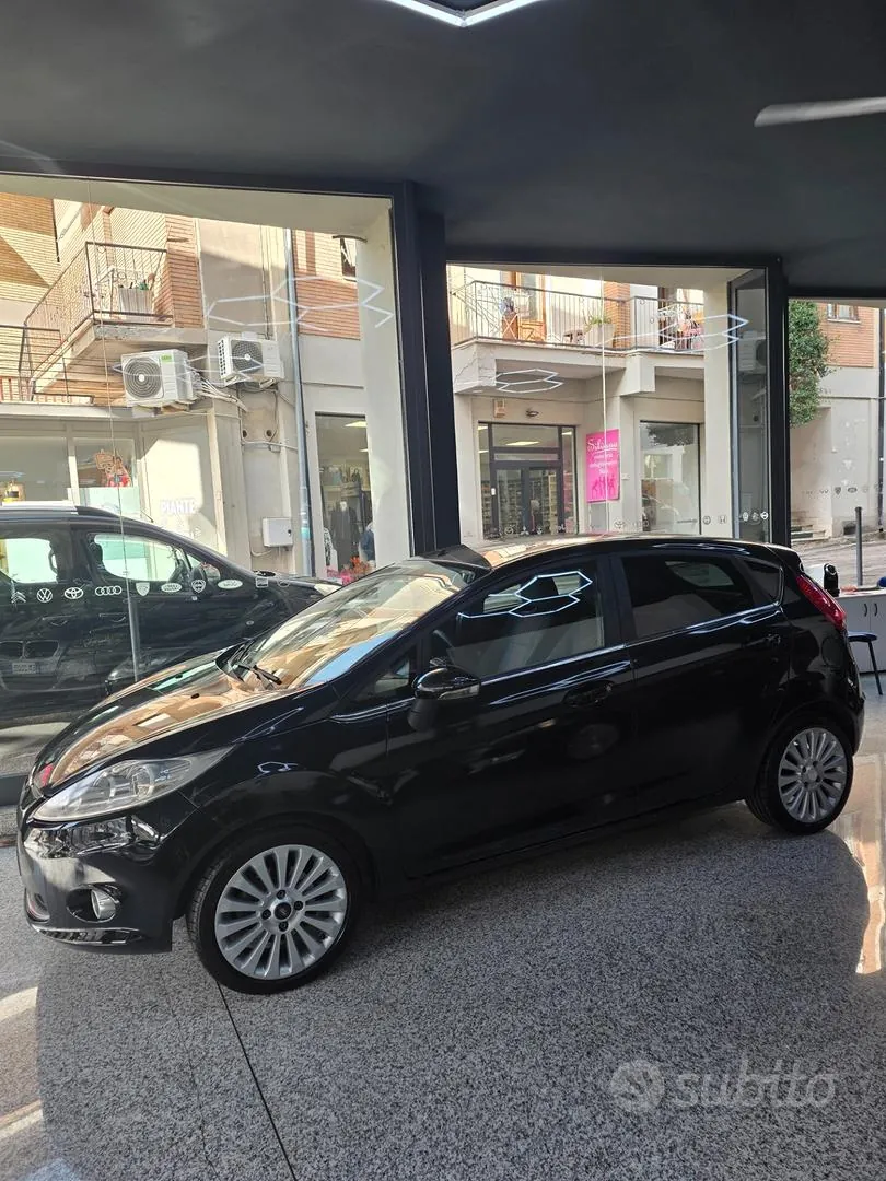 Ford Fiesta 2010 photo 3