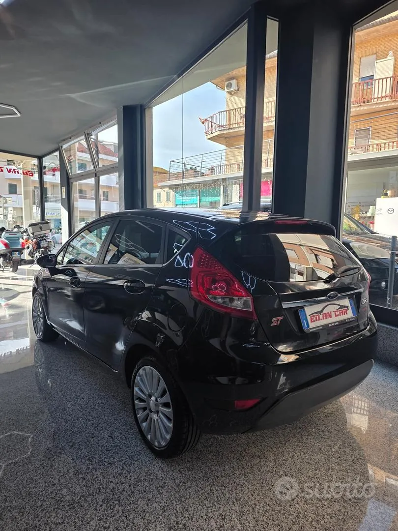 Ford Fiesta 2010 photo 4