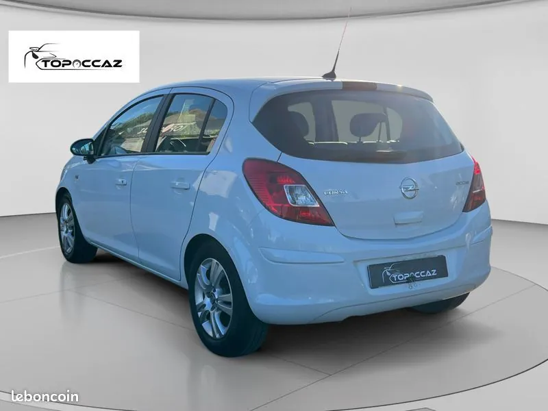 Opel Corsa 2012 photo 3