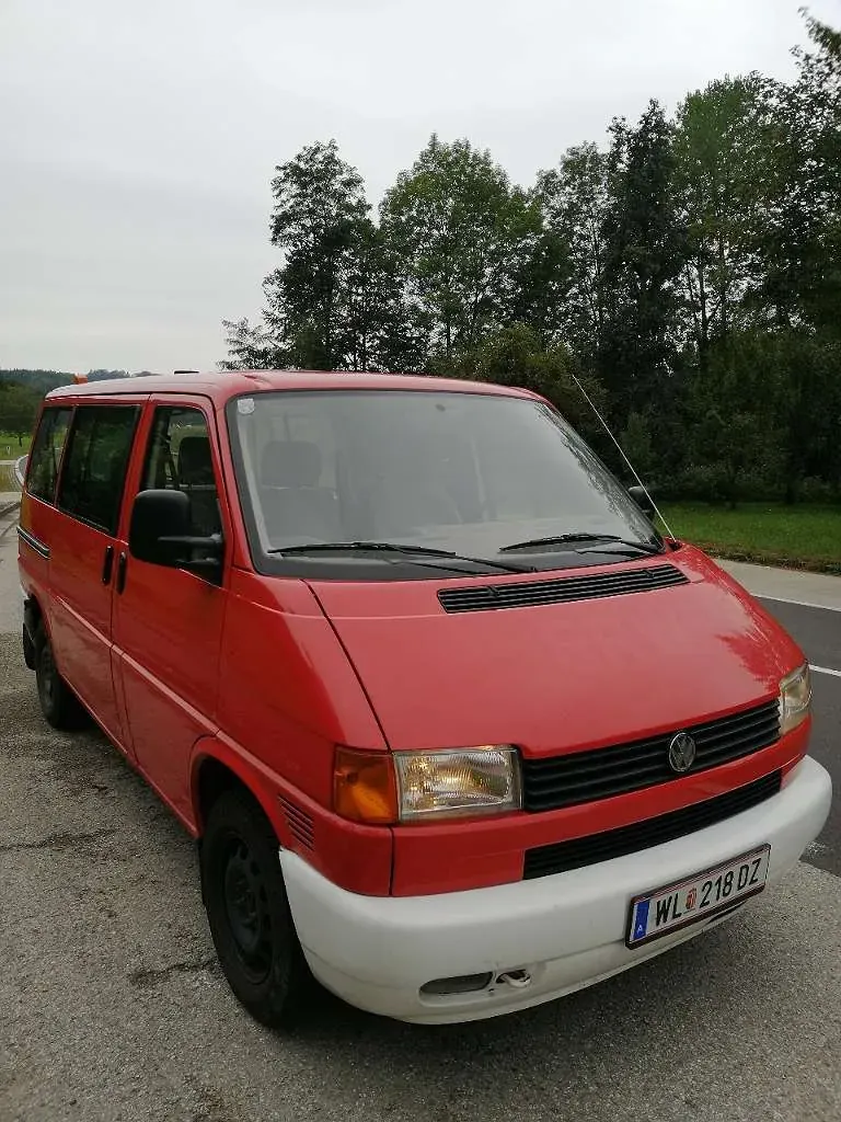 Volkswagen T4 1996 photo 2