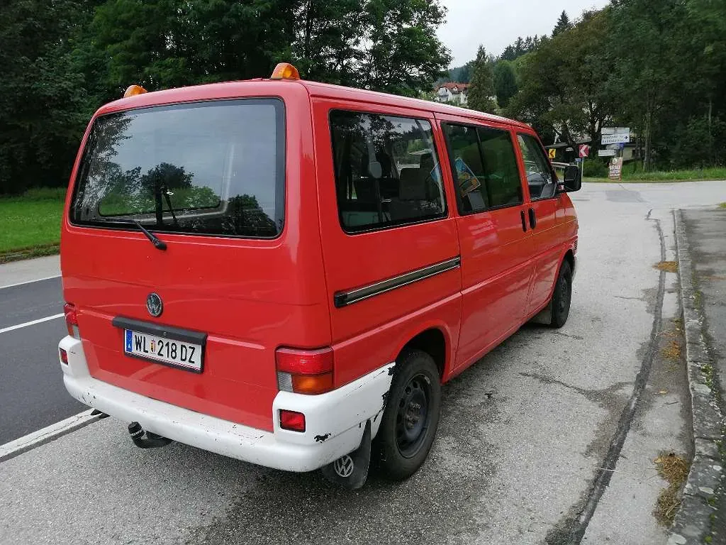 Volkswagen T4 1996 photo 3