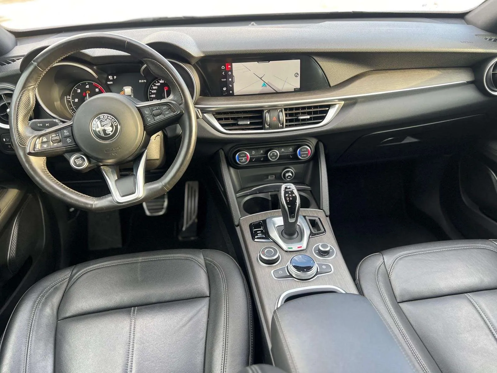 Alfa Romeo Stelvio 2022 photo 5