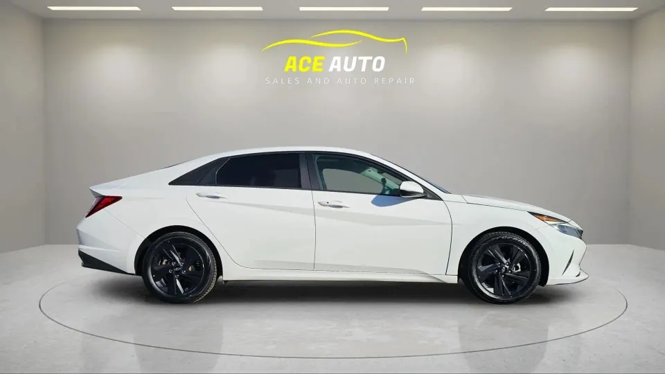 Hyundai Elantra 2023 photo 4