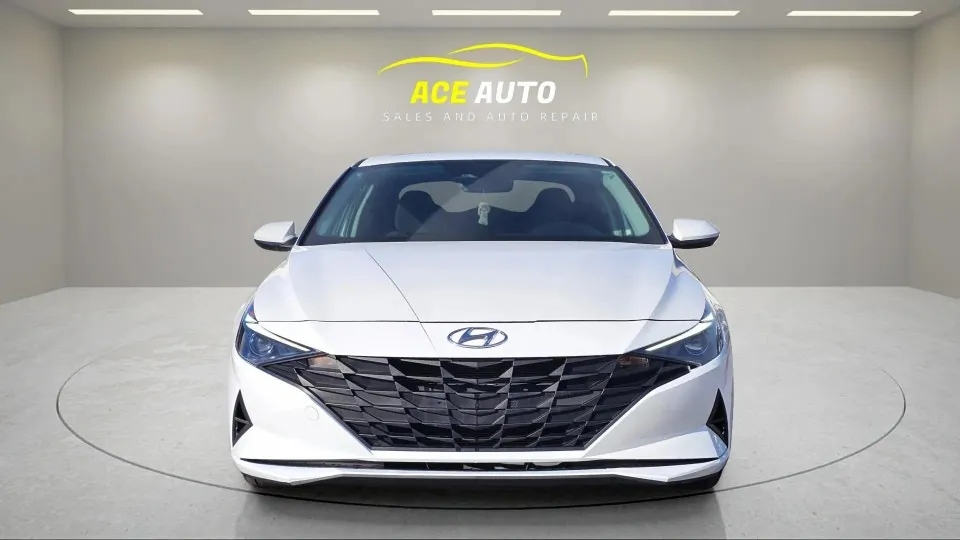 Hyundai Elantra 2023 photo 2