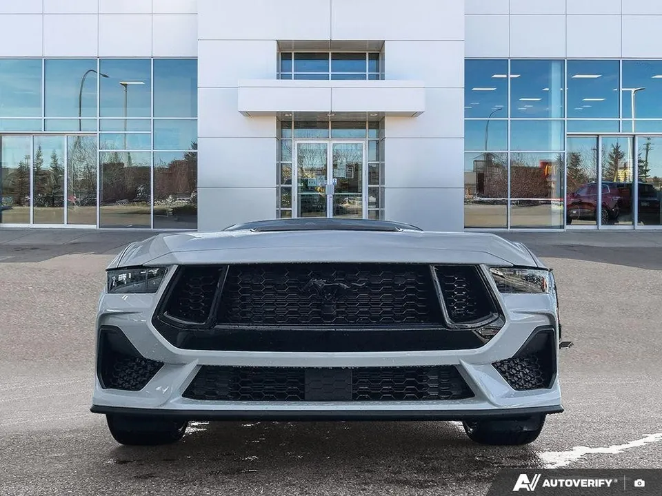 Ford Mustang 2026 photo 2