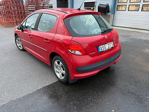 Peugeot 207 2010 photo 4