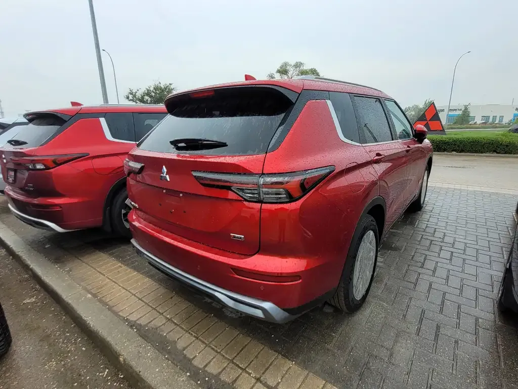Mitsubishi Outlander 2026 photo 4