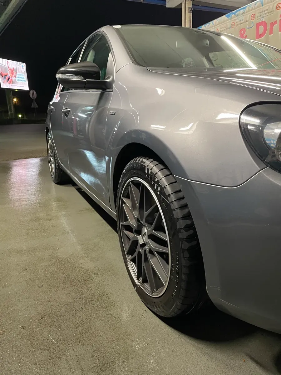Volkswagen Golf 2012 photo 2