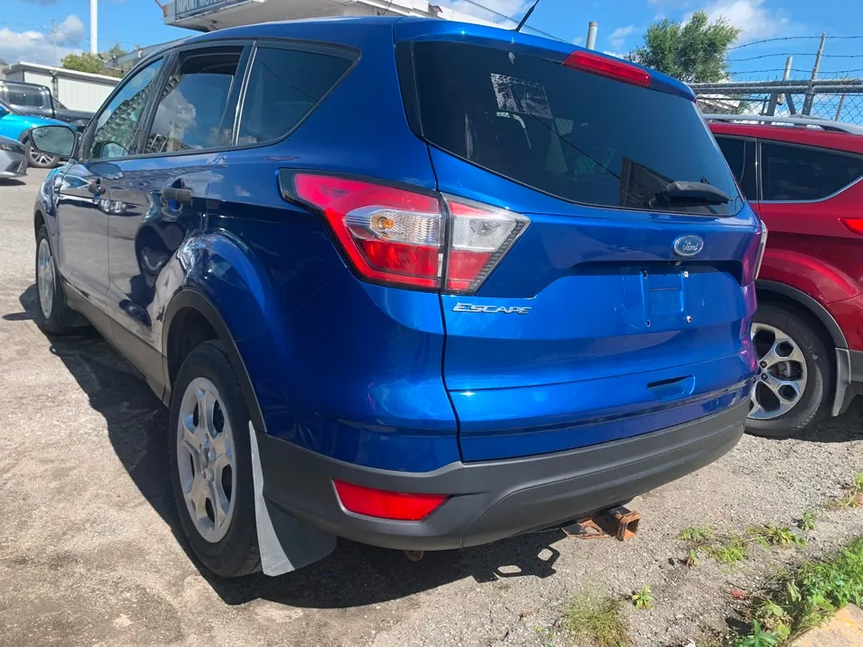 Ford Escape 2017 photo 2
