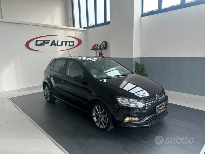 Volkswagen Polo 2015 photo 2