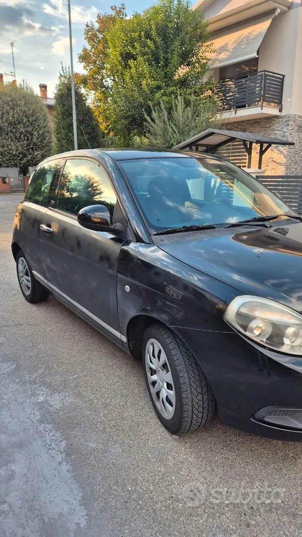 Lancia Ypsilon 2011 photo 3