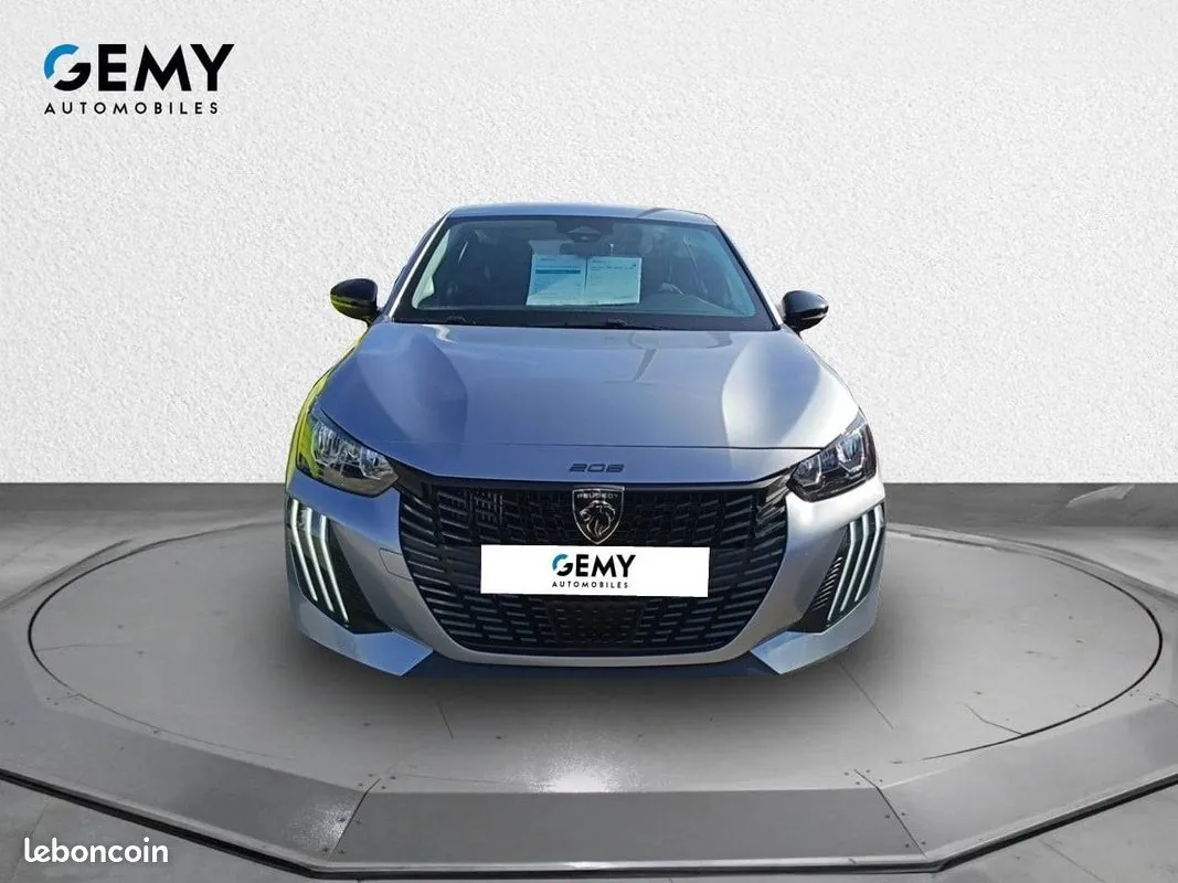 Peugeot 208 2025 photo 2