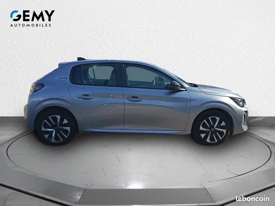 Peugeot 208 2025 photo 4
