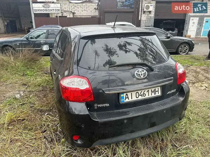 Toyota Auris 2010 photo 5
