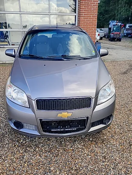 Chevrolet Aveo 2010 photo 2