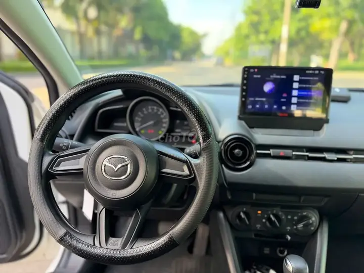 Mazda 2 2024 photo 2