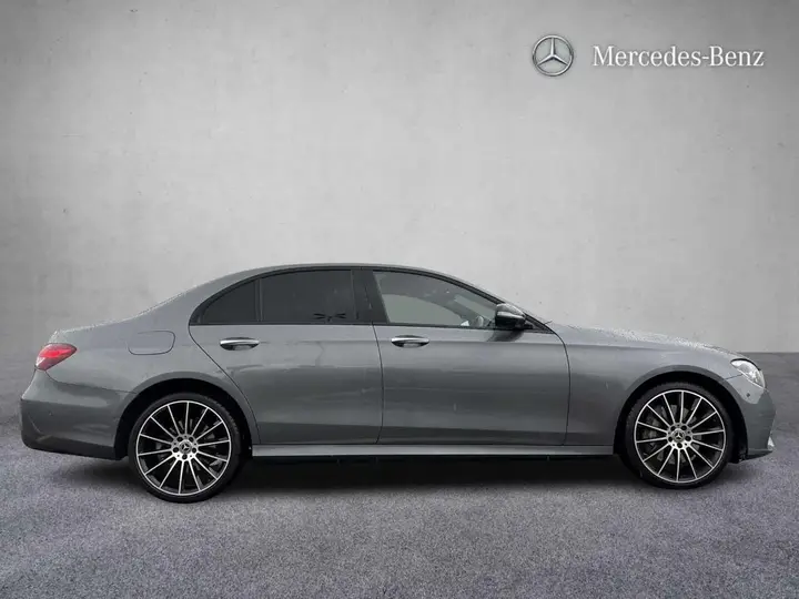 Mercedes-Benz E-Class 2023 photo 3